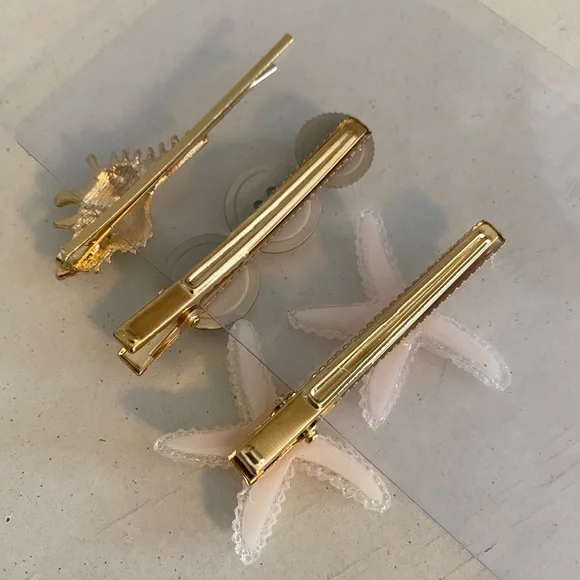 Pack of 2 gold tone hair clips + 1 hair pin (beach/summer/starfish/shell) - Picture 3 of 5